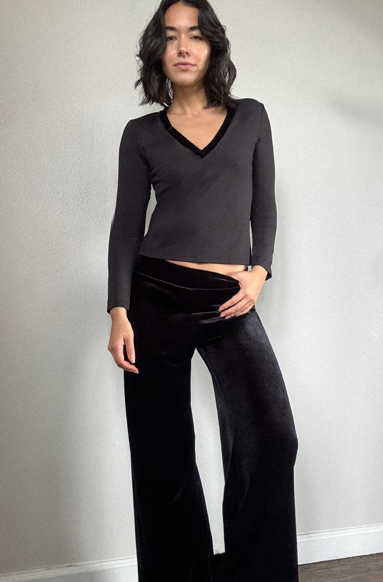 Right Bank V Neck T