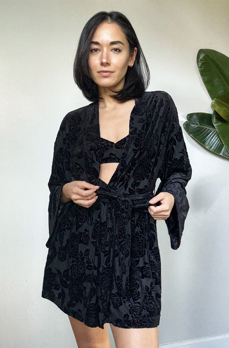 Bed of Roses Kimono