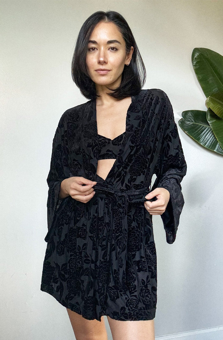 Bed of Roses Kimono